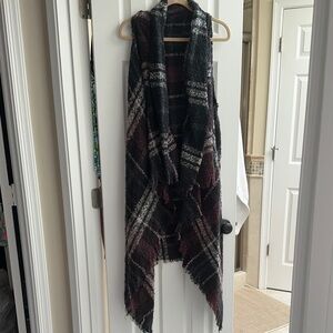 Plaid Knit Fringe Vest - Black and Burgundy